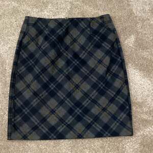 CAbi Step Out Kennedy Plaid Pencil Skirt Size 6